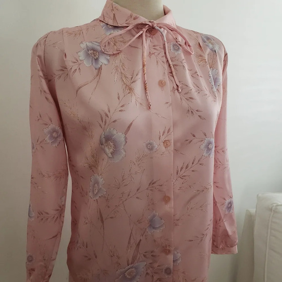 Vintage Floral Blouse Pink w/ Lavender Flowers Button Tie Neck Tagged La… - Picture 3 of 6
